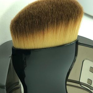 Hi end quality makeup brush foundation -contouring
